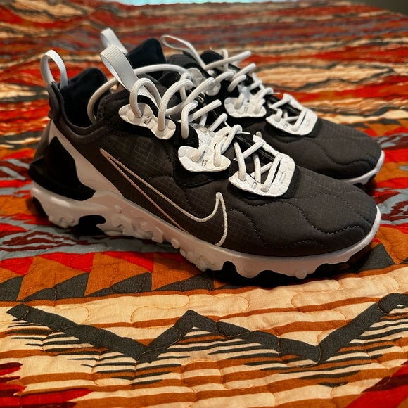 Women’s Nike 3M react shoes - Picture 4 of 6